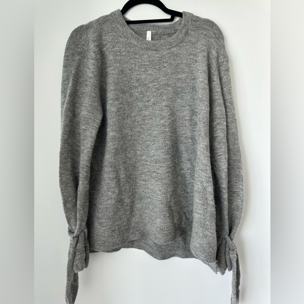 Aritzia Babaton Grey Crewneck Sweater with ties at the wrist. Never worn.